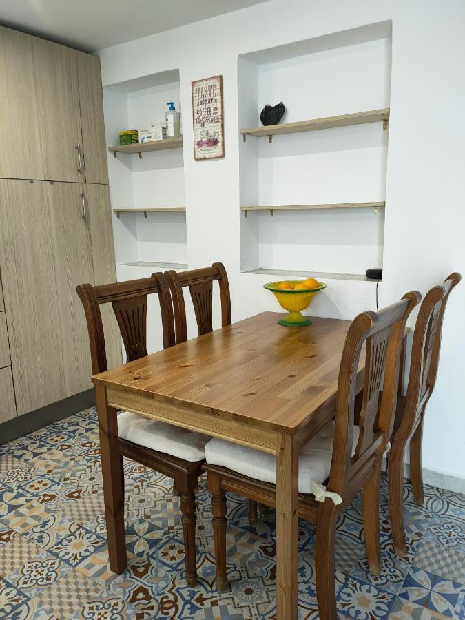 בית הארחה מיחאס 	La Casa Del Barrio מראה חיצוני תמונה