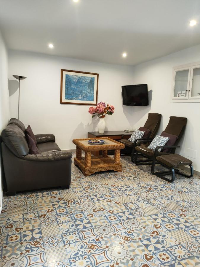 בית הארחה מיחאס 	La Casa Del Barrio מראה חיצוני תמונה
