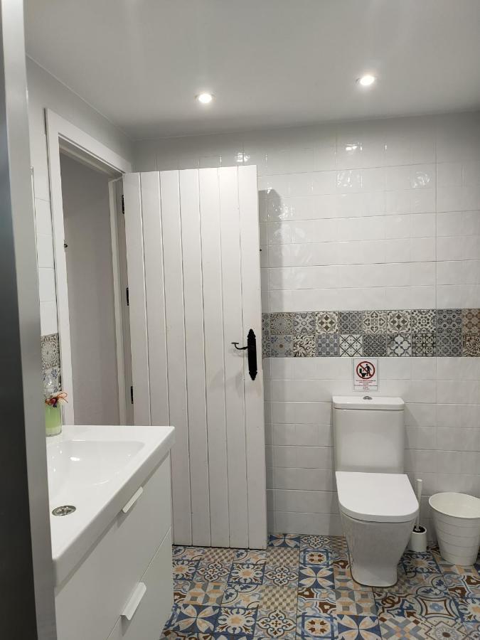 בית הארחה מיחאס 	La Casa Del Barrio מראה חיצוני תמונה